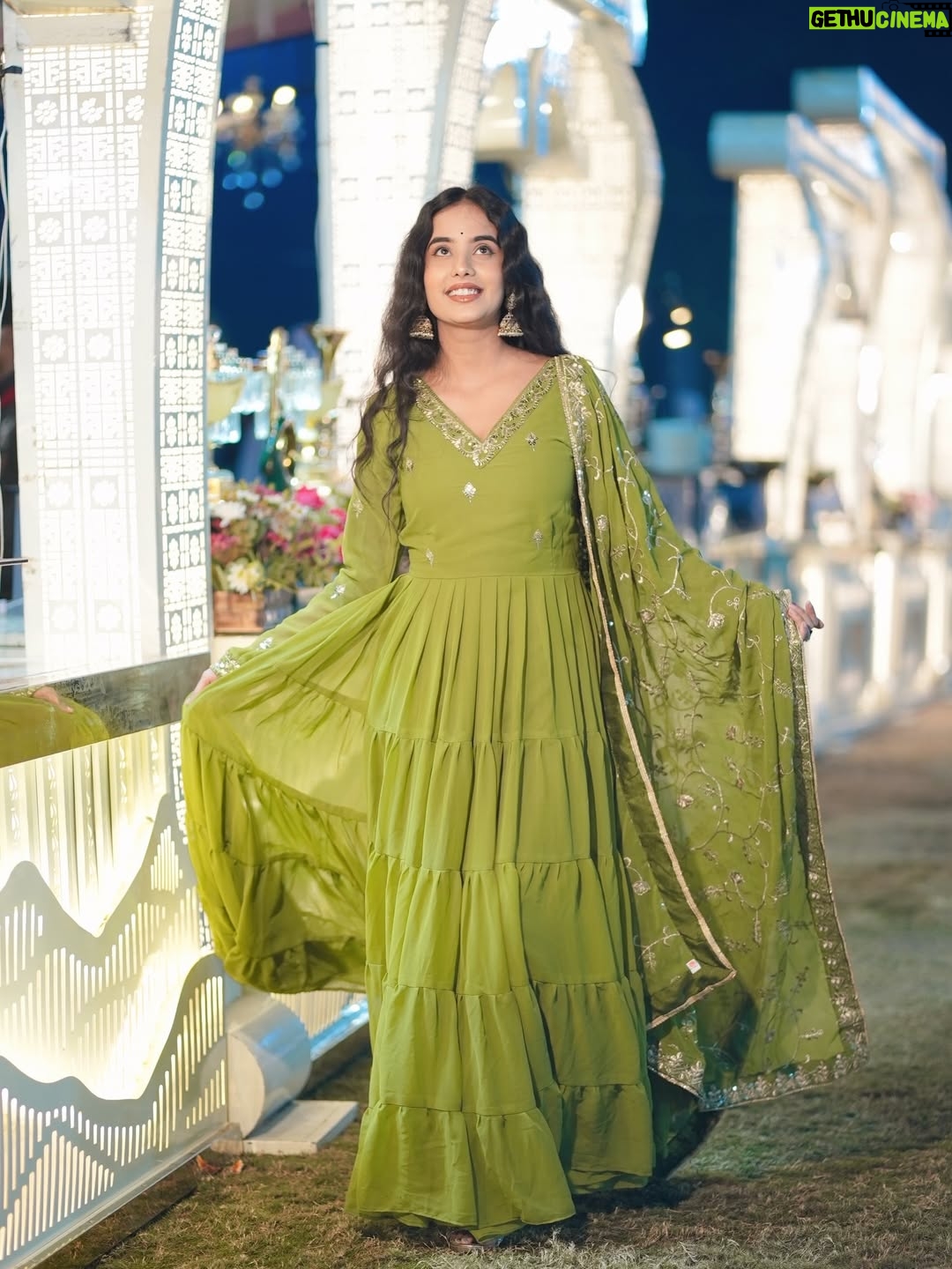 Payal Panchal - 109K Likes - चोरी से मुझको ही तकता हुआ…💫
pc :- @mr_sumit_rajput_3 
.
.
.
.
.
.
.
.
.
.
.
.
.
.

#payalpanchal #wedding #traditional