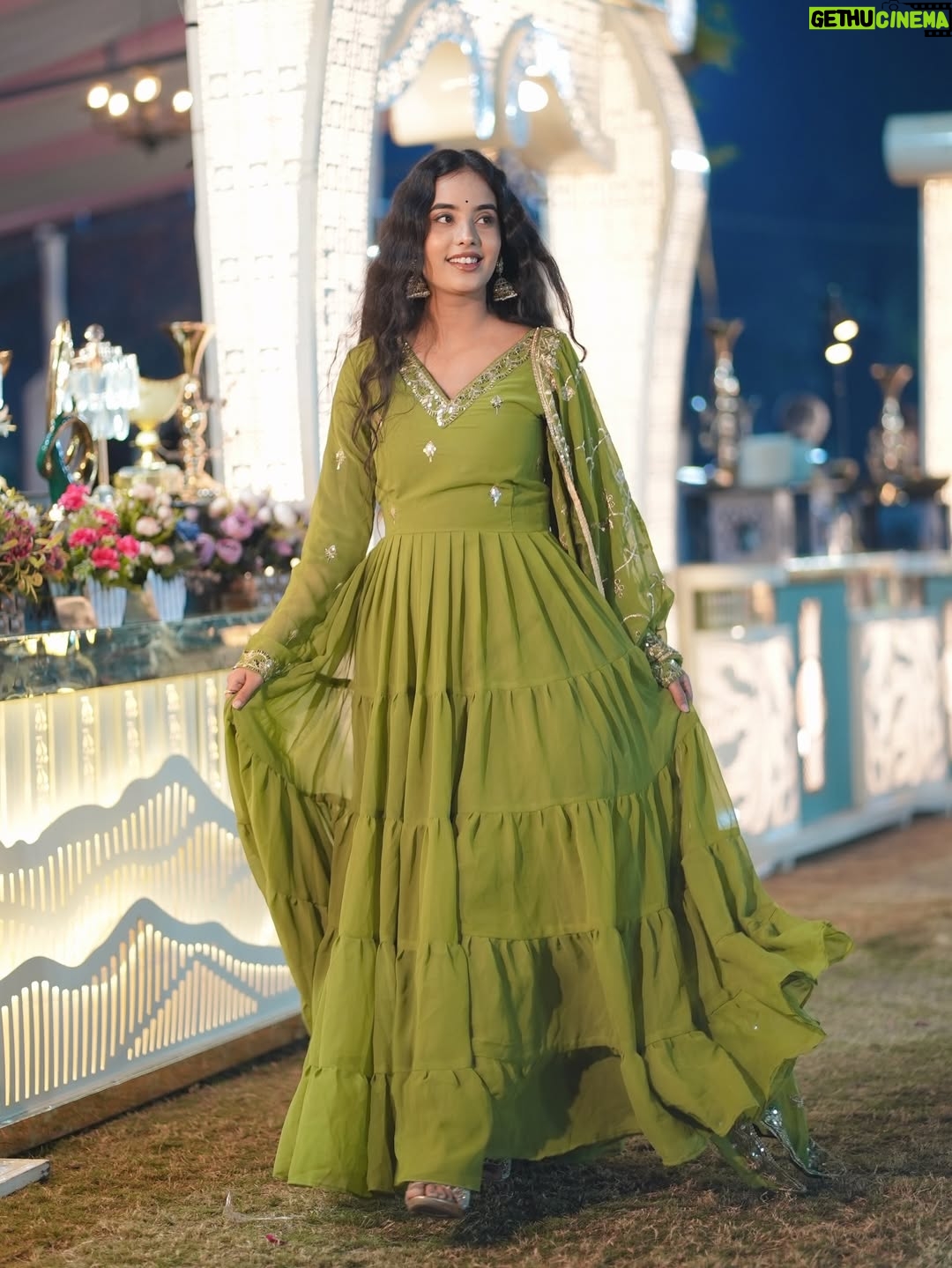 Payal Panchal - 109K Likes - चोरी से मुझको ही तकता हुआ…💫
pc :- @mr_sumit_rajput_3 
.
.
.
.
.
.
.
.
.
.
.
.
.
.

#payalpanchal #wedding #traditional