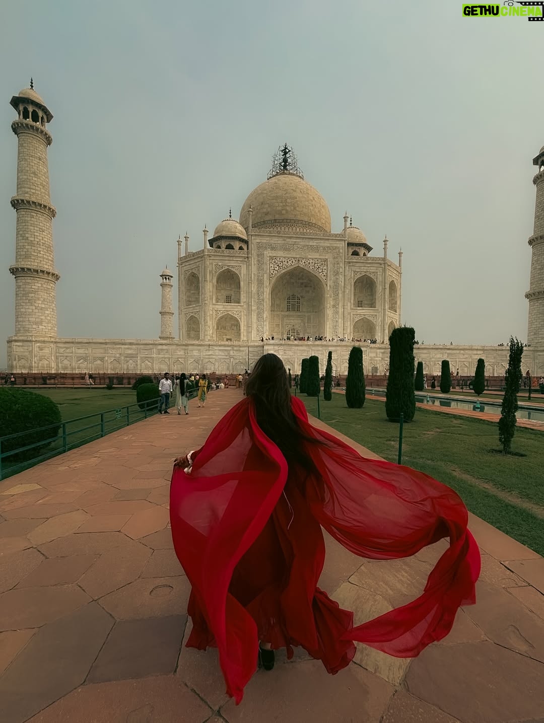 Payal Pati - 101.6K Likes - Marveling at Majesty 👑🤍

Outfit- @saniya_fashiondesigner 
Click- @picscard_kpt 

#taj #tajmahalpalace #aagra #outfits #photo #photooftheday #traveler #tajmahalagra