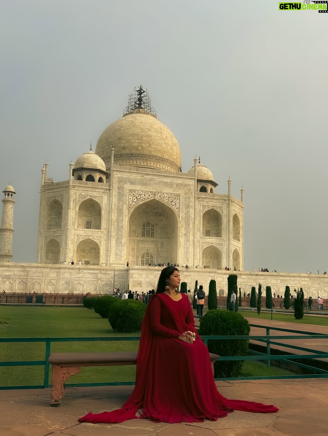 Payal Pati - 101.6K Likes - Marveling at Majesty 👑🤍

Outfit- @saniya_fashiondesigner 
Click- @picscard_kpt 

#taj #tajmahalpalace #aagra #outfits #photo #photooftheday #traveler #tajmahalagra