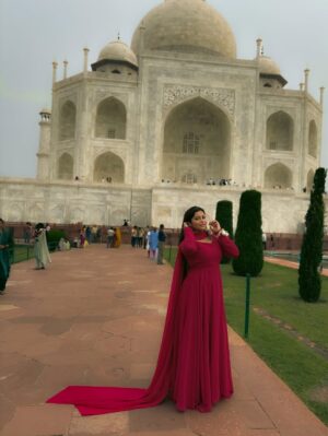 Payal Pati Instagram - Marveling at Majesty 👑🤍

Outfit- @saniya_fashiondesigner 
Click- @picscard_kpt 

#taj #tajmahalpalace #aagra #outfits #photo #photooftheday #traveler #tajmahalagra