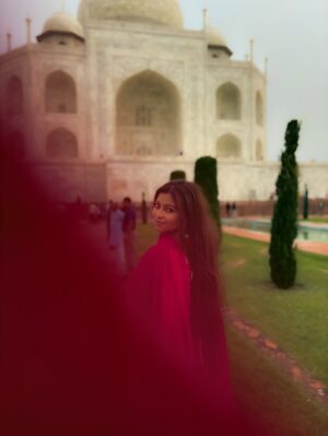 Payal Pati Instagram - Marveling at Majesty 👑🤍

Outfit- @saniya_fashiondesigner 
Click- @picscard_kpt 

#taj #tajmahalpalace #aagra #outfits #photo #photooftheday #traveler #tajmahalagra