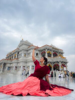 Payal Pati Instagram - Radha Krishna are the reason I believe in true love♥️🦚😍
.
.
Click- @picscard_kpt 
Outfit- @design_with_drushtu 

#vrindavan #premmandir #premmandirmathuravrindavan #truelove #radhakrishn #krishna #radha #radherani #mathura #outfits #location #photos #photooftheday #treditional❤️