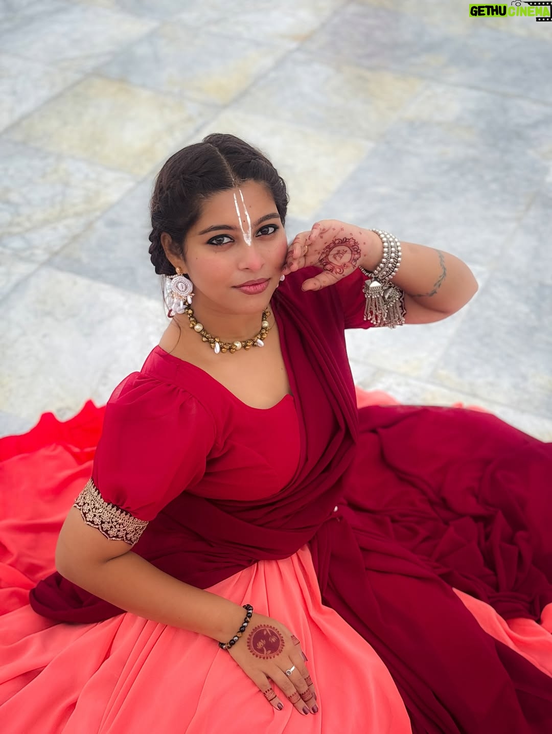 Payal Pati - 209.7K Likes - Radha Krishna are the reason I believe in true love♥️🦚😍
.
.
Click- @picscard_kpt 
Outfit- @design_with_drushtu 

#vrindavan #premmandir #premmandirmathuravrindavan #truelove #radhakrishn #krishna #radha #radherani #mathura #outfits #location #photos #photooftheday #treditional❤️