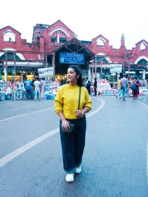 Payel De Instagram - Happiness is.....Street Food & Winter Market....Collecting Moments & May Be Few Christmas Decorations 🫶🏻

📷 : @myself_suvam 
💄 : @sanjuhaldermakeupartist 
👚 : @moodswings_styles 
🔗 : @rudrakshprnads 

[ Photo of the day, Portraits, Winter Season, Sweater Fashion, Street Photography, Kolkata, Explorepage, Follow ]