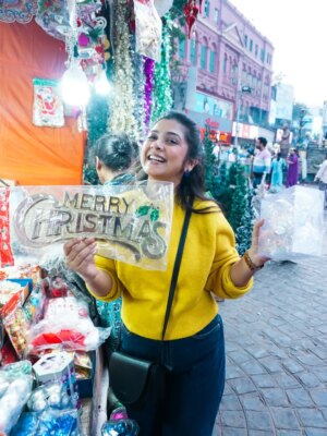 Payel De Instagram - Happiness is.....Street Food & Winter Market....Collecting Moments & May Be Few Christmas Decorations 🫶🏻

📷 : @myself_suvam 
💄 : @sanjuhaldermakeupartist 
👚 : @moodswings_styles 
🔗 : @rudrakshprnads 

[ Photo of the day, Portraits, Winter Season, Sweater Fashion, Street Photography, Kolkata, Explorepage, Follow ]