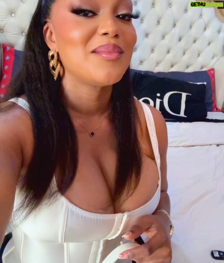 Peggy Ovire - 59.7K Likes - A Diva & a Keeper 🌟
