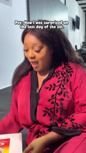 Peggy Ovire Instagram - I’m usually the type who celebrates birthdays quietly — just with close friends or family. But this year, it was me time in London. 🇬🇧✨

Came back and went straight to filming… completely exhausted. At some point, I found myself lying at the altar of God, So tired but so thankful, just waiting to wrap the shoot.

Then @angelaeguavoen walked in singing “Happy Birthday!” — and there I was, wondering whose birthday it was that I forgot! 😅

Only to realize… it was mine. 🥹

@angelaeguavoen thank you for being so kind, so thoughtful, and so full of love. I honestly don’t know what I did to deserve that moment.
Birthday don pass o 😂 — but I’m still deeply touched.

God bless you and every crew member who was there. You made my tired heart smile. ❤️🙏**

 Thanks to @dennisfloxcreative @godwin_nnadiekwe for this beautiful picture clock art of me. I love it