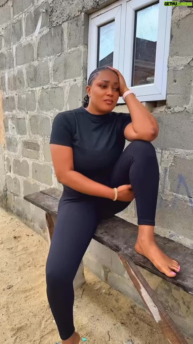 Peggy Ovire - 34.3K Likes - Make una help me go watch my Film ..nah neg I dey beg oh... make I no Run go collect Loan 🤦‍♀️😩😩

RIDE OR DIE still dey show on PEGGYOVIRE TV

The film sweet well well