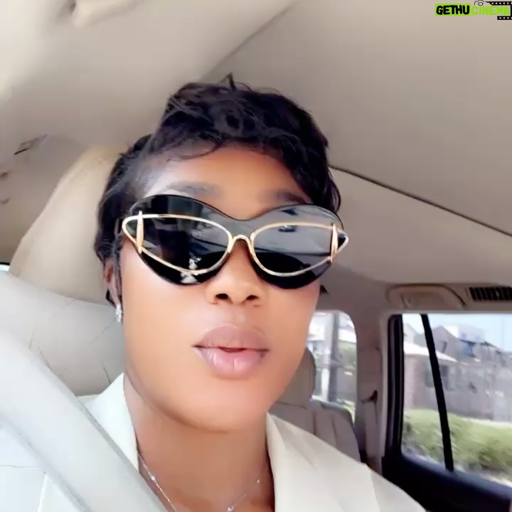 Peggy Ovire - 18.6K Likes - Call me "Anita Baker 😉

Fit @rikkyathletics