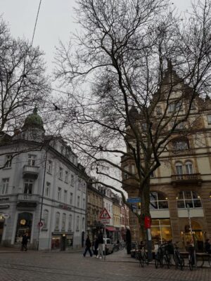 Pelin Batu Instagram - Freiburg’da Noel havasını soluduk…