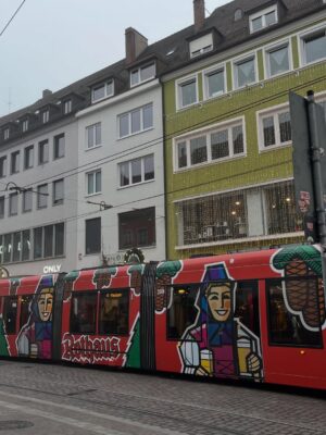 Pelin Batu Instagram - Freiburg’da Noel havasını soluduk…