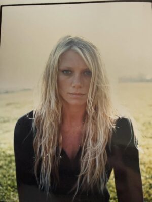 Peta Wilson Instagram - @patrick_anderson_photo  I can’t recall what the magazine was. great day on a trampoline was had in malibu ….