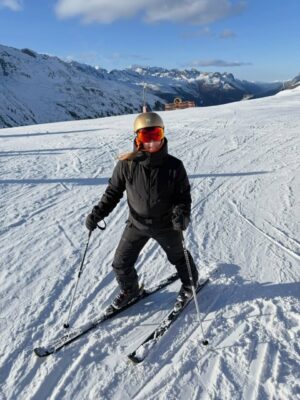 Petra Nesvačilová Instagram - ❤️⛷️🚠🚡🎿🏔️ 2800 m.n.m. miluju! Zima! Hory! Sníh! Miluju!