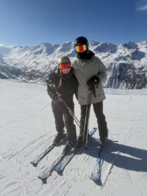 Petra Nesvačilová Instagram - ❤️⛷️🚠🚡🎿🏔️ 2800 m.n.m. miluju! Zima! Hory! Sníh! Miluju!