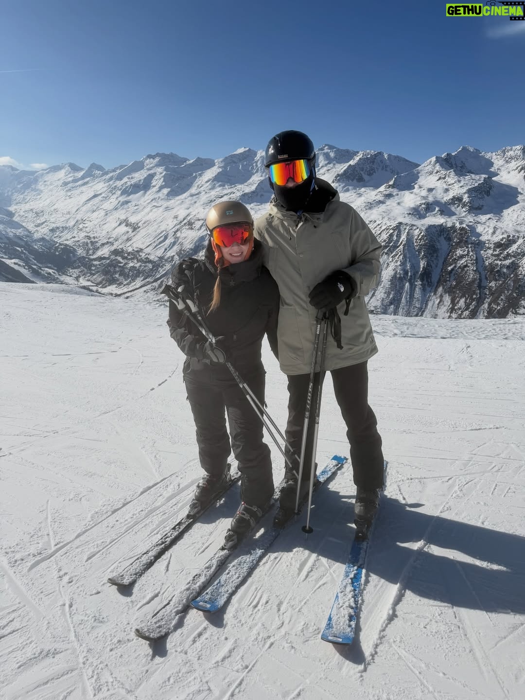 Petra Nesvačilová - 2.5K Likes - ❤️⛷️🚠🚡🎿🏔️ 2800 m.n.m. miluju! Zima! Hory! Sníh! Miluju!