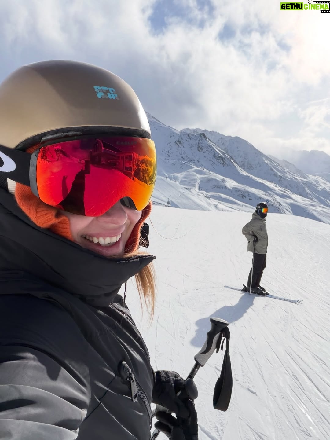 Petra Nesvačilová - 2.5K Likes - ❤️⛷️🚠🚡🎿🏔️ 2800 m.n.m. miluju! Zima! Hory! Sníh! Miluju!