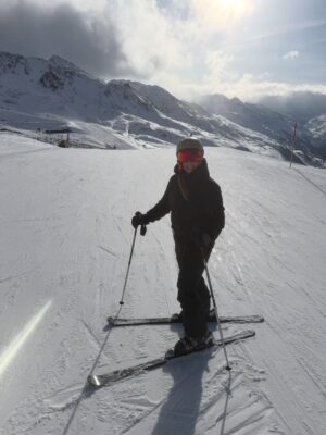Petra Nesvačilová Instagram - ❤️⛷️🚠🚡🎿🏔️ 2800 m.n.m. miluju! Zima! Hory! Sníh! Miluju!