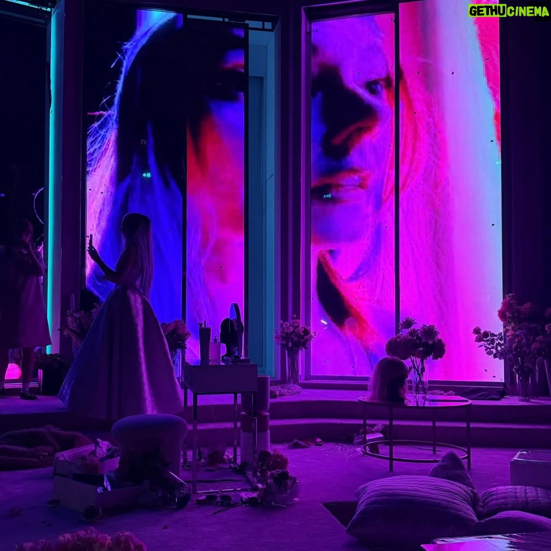Phia Saban - 12.2K Likes - the maids.. 𝜗ৎ my skin and blisters (my sisters)