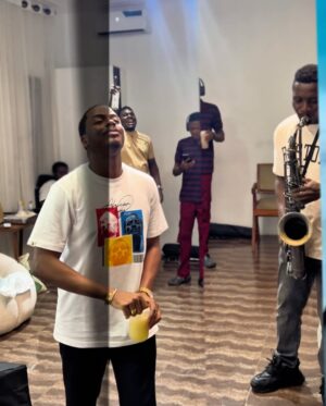 Phina Instagram - Happy birthday B❤️, 

(Jamani wananzengo nimeishiwa “PAWA” 😆(sina maneno), nisaidieni kumtag na kumuwishiii “Happy birthday “)