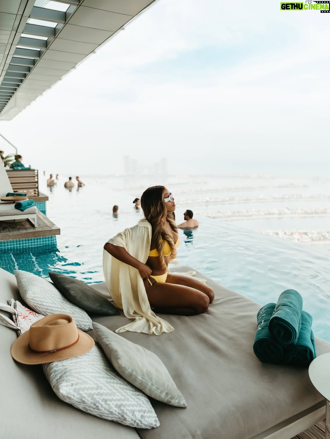 Phina - 50.5K Likes - This view? Pure Aura👙.. @auraskypool.dubai 

“DAY 1”
Msukuma nikizurura Dubai..,Nimejikuta kwenye pool floor ya hamsini, one of the highest “360” infinity pools.

Waoga wa “heights”, tungetoboa hapa? (Mwenyewe nilkua nahenya🤣), 

Kuwa uyaone, wahenga hawaamini😂🙌🏻…

@visitdubai.af #visitdubai#phinawashere

📸 @innostuart