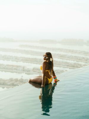 Phina Instagram - This view? Pure Aura👙.. @auraskypool.dubai
“DAY 1”
Msukuma nikizurura Dubai..,Nimejikuta kwenye pool floor ya hamsini, one of the highest “360” infinity pools.
Waoga wa “heights”, tungetoboa hapa? (Mwenyewe nilkua nahenya🤣),
Kuwa uyaone, wahenga hawaamini😂🙌🏻…
@visitdubai.af #visitdubai#phinawashere
📸 @innostuart