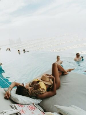 Phina Instagram - This view? Pure Aura👙.. @auraskypool.dubai 

“DAY 1”
Msukuma nikizurura Dubai..,Nimejikuta kwenye pool floor ya hamsini, one of the highest “360” infinity pools.

Waoga wa “heights”, tungetoboa hapa? (Mwenyewe nilkua nahenya🤣), 

Kuwa uyaone, wahenga hawaamini😂🙌🏻…

@visitdubai.af #visitdubai#phinawashere

📸 @innostuart