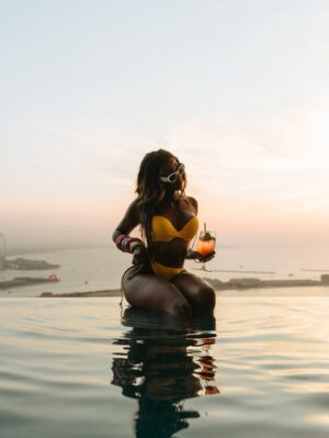 Phina Instagram - This view? Pure Aura👙.. @auraskypool.dubai 

“DAY 1”
Msukuma nikizurura Dubai..,Nimejikuta kwenye pool floor ya hamsini, one of the highest “360” infinity pools.

Waoga wa “heights”, tungetoboa hapa? (Mwenyewe nilkua nahenya🤣), 

Kuwa uyaone, wahenga hawaamini😂🙌🏻…

@visitdubai.af #visitdubai#phinawashere

📸 @innostuart