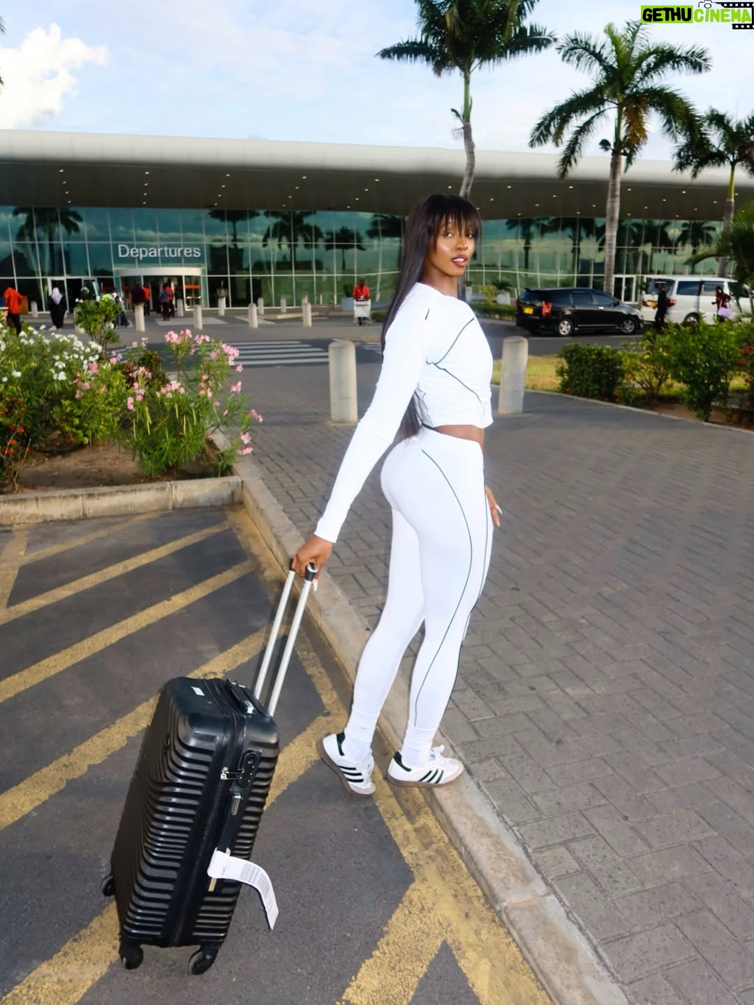 Phina - 78K Likes - Finally🇳🇬✈️🛫

Outfit @plushgirls_