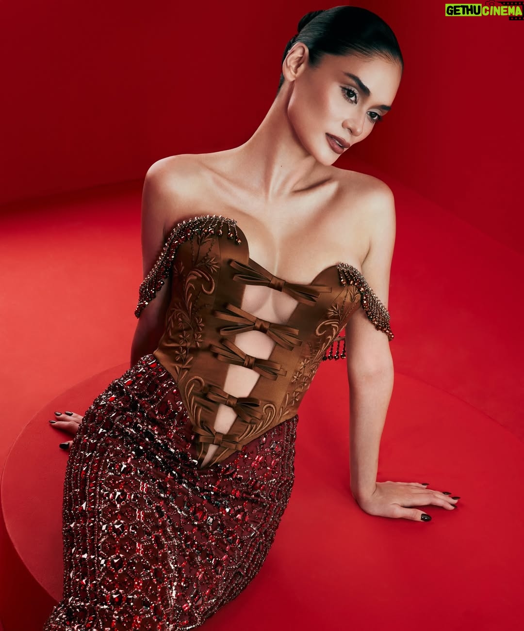 Pia Wurtzbach - 135.8K Likes - New Beginnings ❤️ @harpersbazaarserbia

@schiaparelli @georgeshobeika #BvlgariPartner