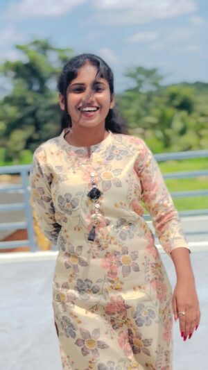 Pinky Gowda Instagram - Follow @bros__princess_6 
#brosprincess6 #pinkygowda6 #explore #kannadasongs #reelkarofeelkaro #reelitfeelit #foryou