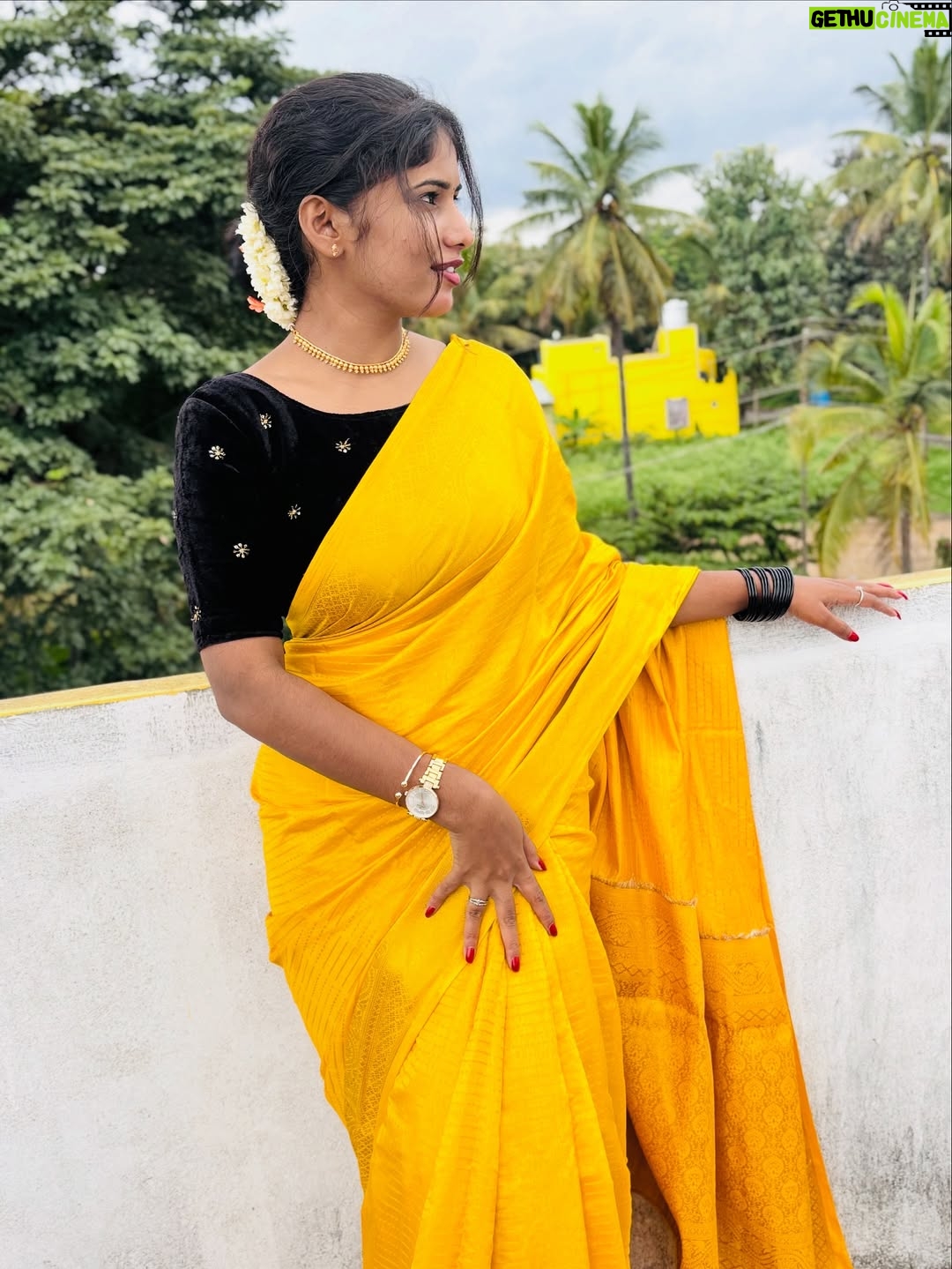Pinky Gowda - 2.2K Likes - #festvibe 💥🌸💛
#pinkygowda6 #brosprincess6 #explore #foryou