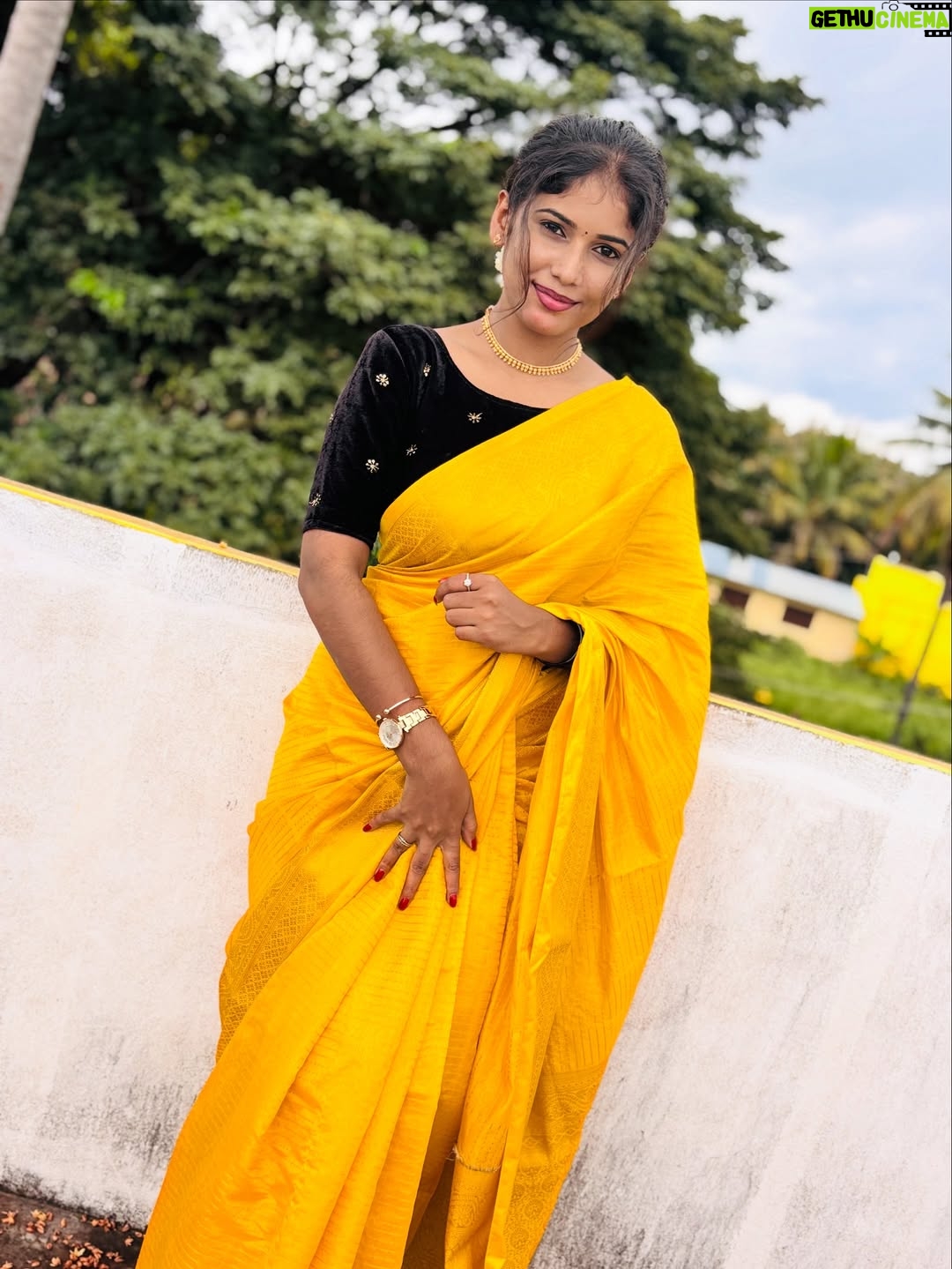Pinky Gowda - 2.2K Likes - #festvibe 💥🌸💛
#pinkygowda6 #brosprincess6 #explore #foryou