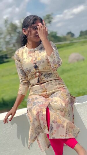 Pinky Gowda Instagram - Follow @bros__princess_6 
#brosprincess6 #pinkygowda6 #explore #kannadasongs #reelkarofeelkaro #reelitfeelit #foryou