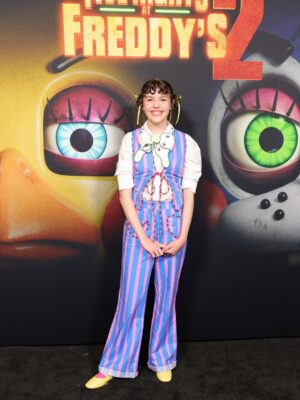 Piper Rubio Instagram - Are you ready to start the show??🎁

Thank you sosososo much to everyone who made this possible!!!!!! This night will forever live in my heart💗💗💗💗💗 #fnaf2movie