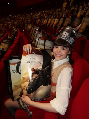 Piper Rubio Instagram - If this day was a dream please don’t wake me up!!🐉
I cried when I saw my favorite dragon filled island come to life on the big screen as a live action film. Truly a breathtaking experience, and still at a loss for words. 

Thank you so much @httydragon @universalpictures @dreamworks for having me!! I have always been such a huge fan of the franchise and this film blasted all expectations through the roof and into the clouds!!!💥

JUNE 13TH YA’LL JUNE 13TH!!!!! #HowToTrainYourDragon