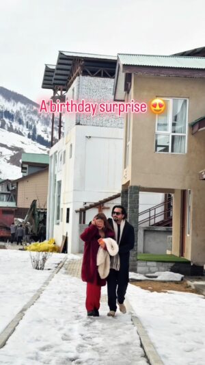 Piya Arora Instagram - A birthday surprise be like… 🤗😳😭

OMG, I’m speechless. I was wondering for hours what could be special next, but my husband truly created the highlight of my birthday. 🎂✨
A surprise setup in the middle of the snow-covered mountains—everything felt magical. I never expected such a beautiful birthday in my life 😭♥️
 
Beautiful decoration by - @greenath_kashmir_events 

#birthdaysurprise #kashmir #sonmarg #mybirthday #reelindia