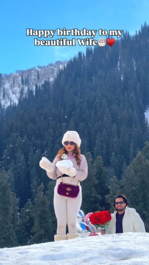 Piya Arora Instagram - Happy birthday to the most important person in my life ..
 My love @piyaarora15 ♥️🎂

#sonmarg #kashmir❤️ #wifebirthday