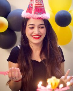 Actress Piya Mangat Choudhary HD Photos and Wallpapers October 2021
