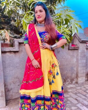 Piya Mangat Choudhary Instagram - Wishing you all a very Happy Diwali🪔🪔🕯🕯💡