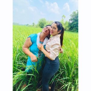 Piya Mangat Choudhary Instagram - My mother is my first friend, my best friend & my forever friend. ❤️❤️💋💋💋