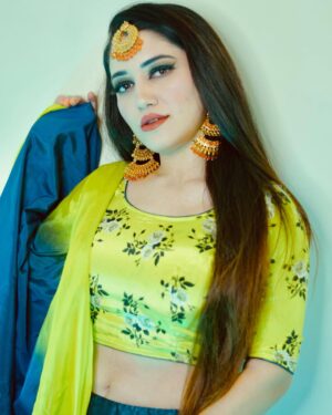 Piya Mangat Choudhary Instagram - I Believe All Women are Pretty - But With The Right Makeup Can Be Pretty Powerful.
My MUA - @_swati_jaya (love❤️)