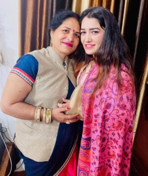 Piya Mangat Choudhary Instagram - Both my mother and father were very supportive of any career move any of us wanted to make.