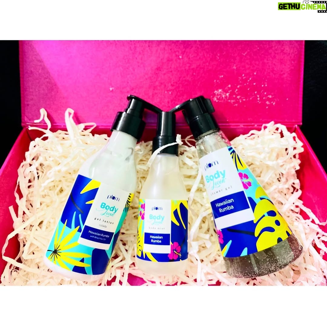 Piya Mangat Choudhary - 4.4K Likes - Beach at home? YAS! ����

Plum BodyLovin’s Hawaiian Rumba range of 100% vegan & cruelty-free products makes up for all the  beach vacays we’ve missed in 2020 because this super fun tropical fragrance makes you feel like you’re  sippin’ a pina colada at the beach. :) 

These are the 3 products they have in this FAB fragrance: 

Plum BodyLovin’ Hawaiian Rumba 

Shower Gel - A super hydrating 

sulphate-free shower gel! Plum 

BodyLovin’ Hawaiian Rumba Colada (Gel Body Lotion) - A non-greasy & silicone-free hydratin’ gel  lotion Plum BodyLovin’ Hawaiian Rumba Body Mist - An aloe-infused beachy mist with a fragrance that stays  for 2-3 hours 
If you’re a lover of tropical and beachy fragrances, this one is a must-have! 
Shop your picks of this Indian brand at www.plumgoodness.com, Nykaa, Amazon or Purplle! 

Click on the link to order:- https://bit.ly/3bI0fKo

@plumgoodness 
@opareviews 

#aplumpartnership🦋 
#VocalForLocal #PlumBodyLovin #JudgementFree #LoveEveryInch #ShowerGel #BodyLotion  #BodyMist #BodyPositivity #Bath&Body #BodyCare #PlumGoodness #opareviews #opagirl