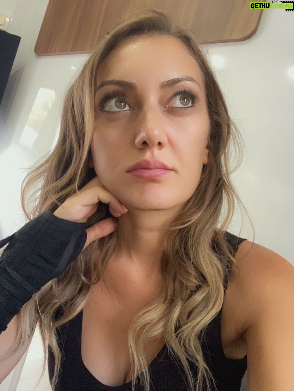 Pınar Çağlar Gençtürk - 4.5K Likes - Vardı#çarpıntı