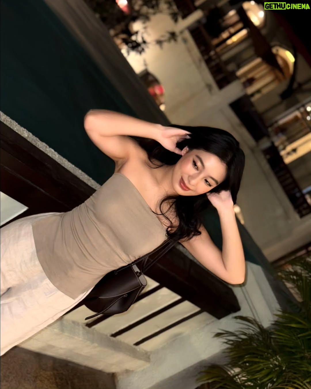 Poe Mamhe Thar - 9.8K Likes - Tilt your phone accordingly 🤭