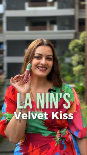 Pooja Chen Instagram - Dry, uncomfortable matte lips?
Not anymore.
La Nin Velvet Kiss Matte Lipstick feels like a lip treatment and wears like luxe colour.
Once you try it, you won’t go back to your regular lipstick 💋

[ La Nin Beauty, Liquid matte lipstick, non drying, no cracks, transfer proof, long wear, lip treatment, luxe lipstick, skincare infused ]