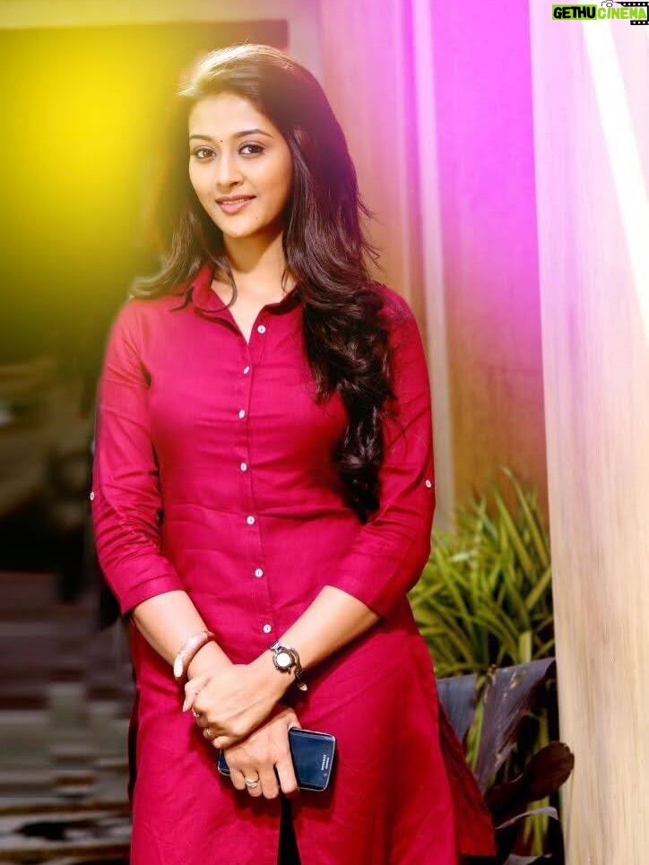 Pooja Jhaveri - 14.6K Likes - The busiest year of my life ! 2016 !!

The year that started with a bang, shooting for 4 films back to back multiple endorsements signed more films and brands, travelled to the US for the first time ( now I call it home ) and the year I took about a 1000 flights ! 

What started being the best year, ended with a little sad note… however dads always been watching over us and these memories will always stay so precious! 

#throwback #tenyear #decade #love #2016