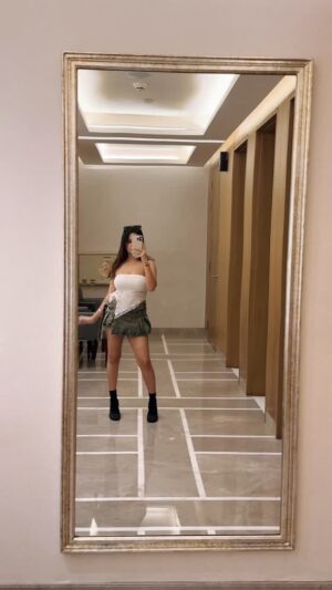 Pooja Rawat Instagram - Dafaa ho jao Bie 😒💆🏻‍♀️

#explore #instagram #trending #trendingreels #viral