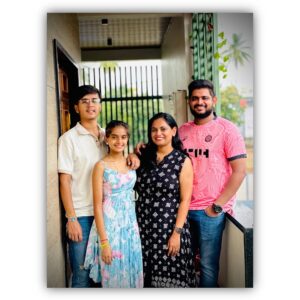 Pooja Sani Instagram - Happy RakshaBandhan ♾️❤️🧿
.
#poojasani #bornoninstagram